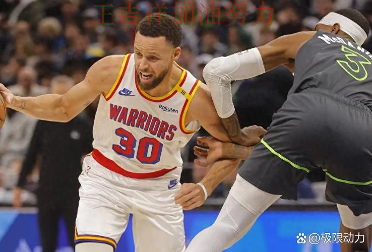 库里关键助攻改写比赛走势 球队状态回暖值得关注 库里关键助攻改写比赛走势 球队状态回暖值得关注